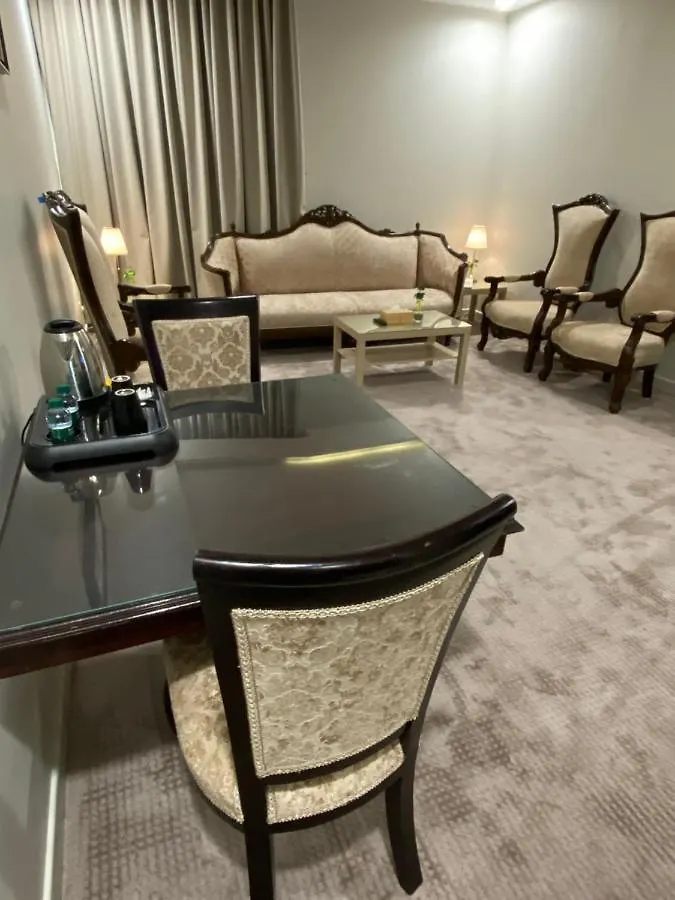 جلنار الشرق للشقق المخدومة Yidda Apartahotel