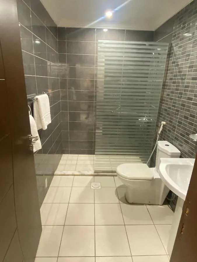 جلنار الشرق للشقق المخدومة Yidda Apartahotel