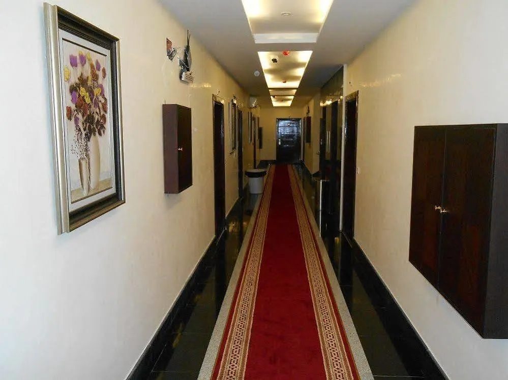 جلنار الشرق للشقق المخدومة Yidda 3*,